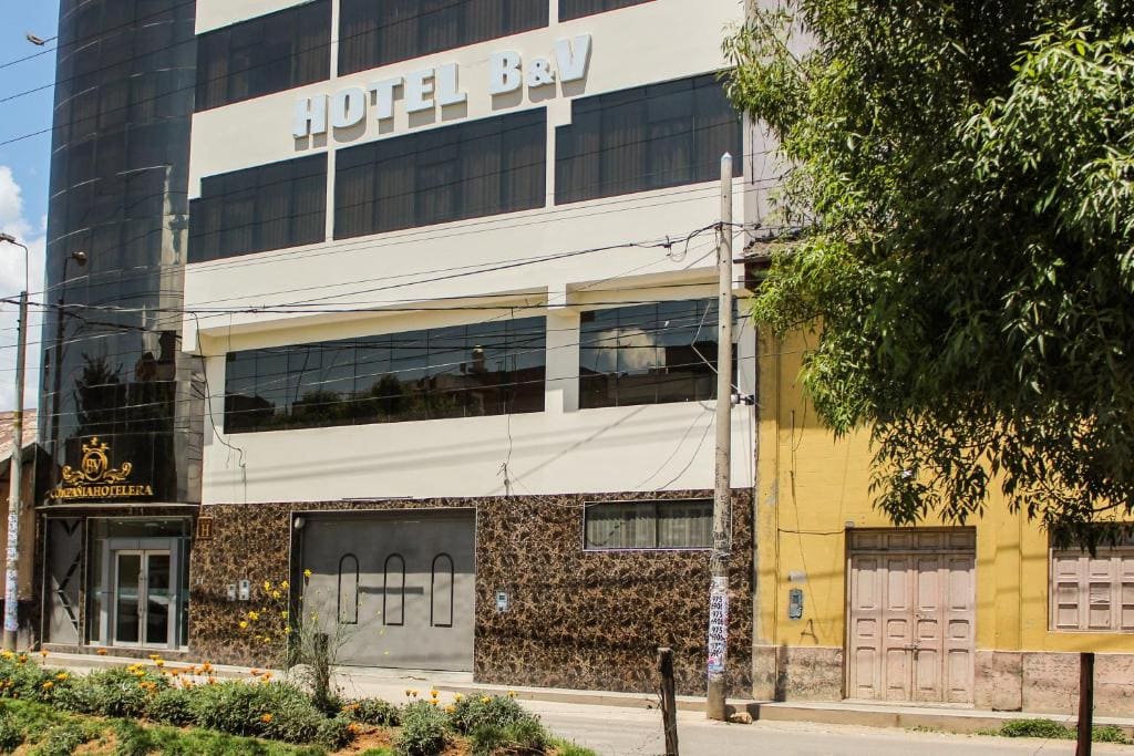 Hotel B&V - Main view