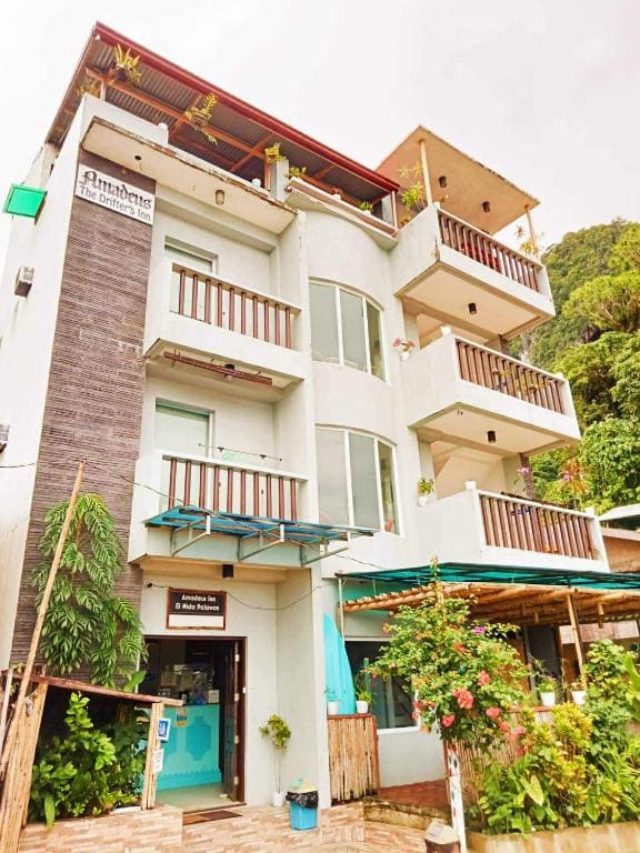 Amadeus and Isabel Inn - Main view