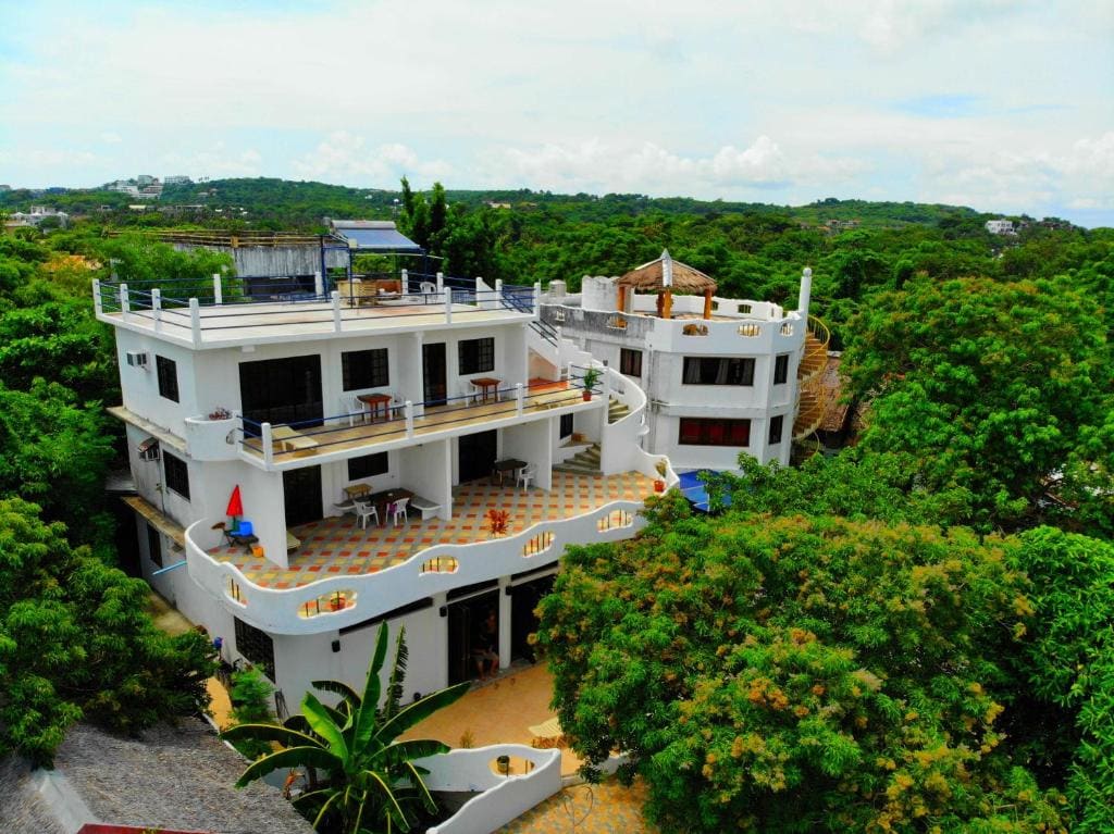 Aquarius Terraces Boutique Resort - Main view