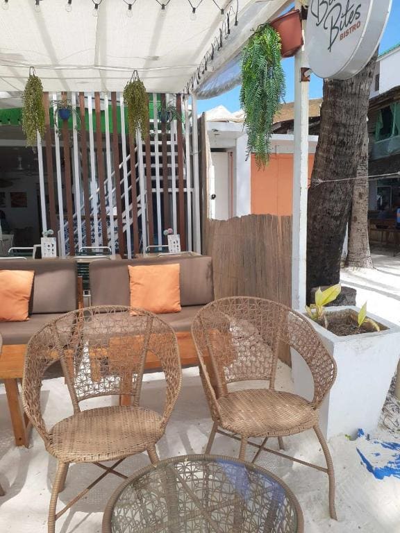 Bluewaves Beach House - View 5