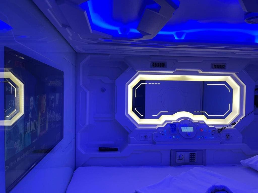 BMAX SPACEPODS sleep in space - 4mins from Mactan Airport - View 6