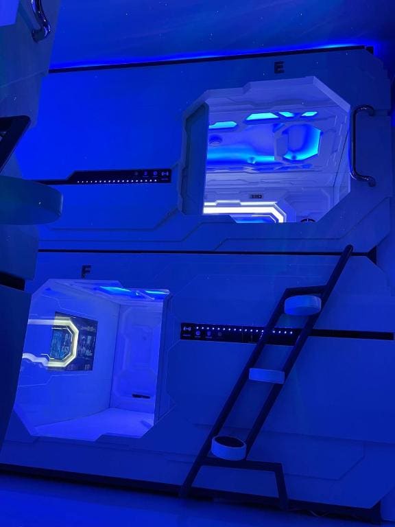 BMAX SPACEPODS sleep in space - 4mins from Mactan Airport - View 4