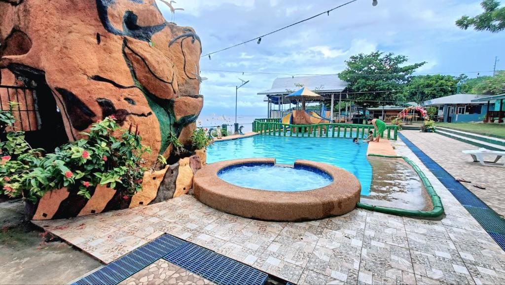 Camotes Seaside Tourist Inn - Camao Resort - View 3