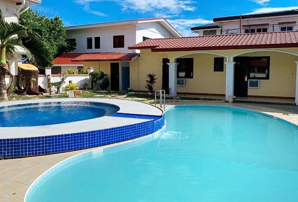RedDoorz at Carlton Martin Hotel Masbate City - View 3