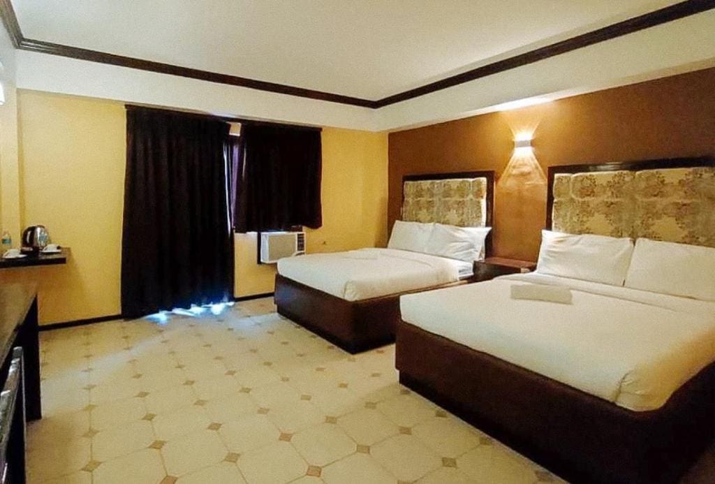 RedDoorz at Carlton Martin Hotel Masbate City - View 7