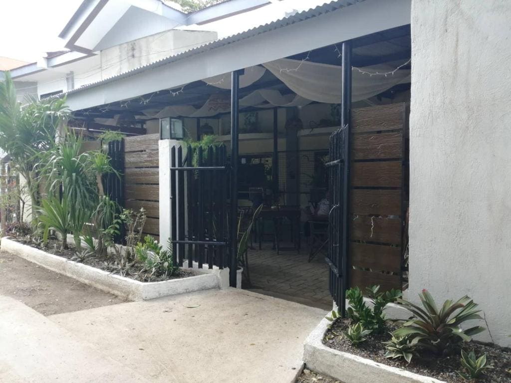 Cozy Inn Mactan - Main view