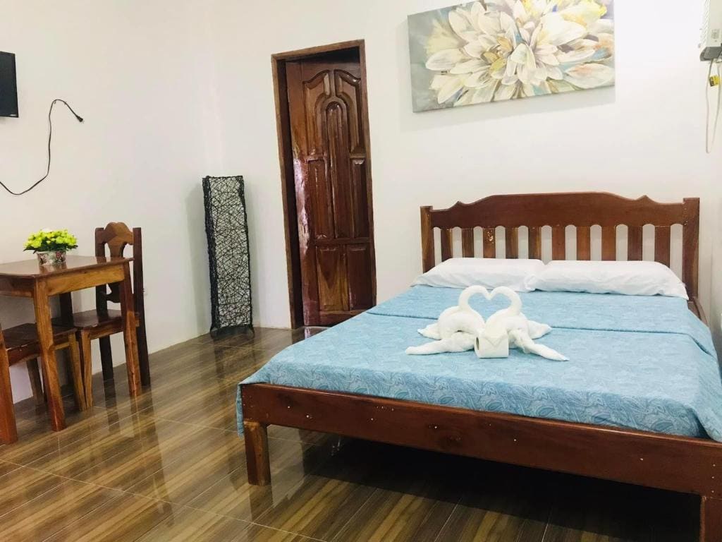 Queen Deluxe Room Fuego Island Guest House - View 7