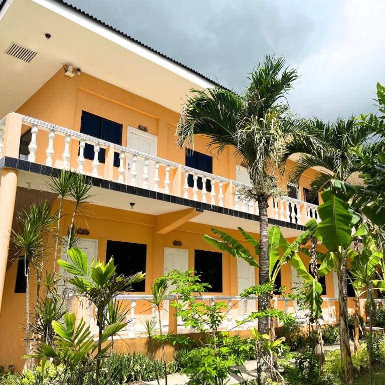 Gold View Beachfront Resort - Main view