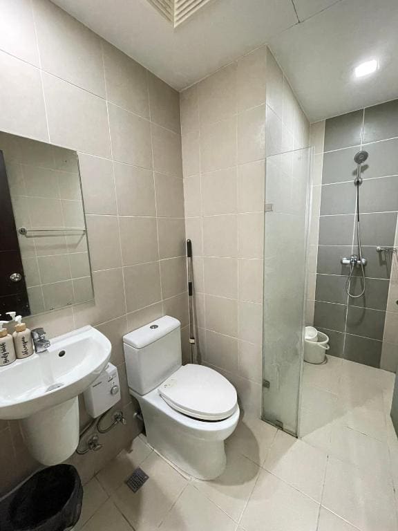 Iloilo Condo Staycation One Madison - View 3