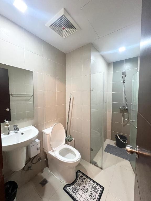 Iloilo Condo Staycation One Madison - View 6
