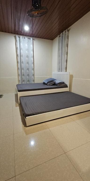 Jorge's Economy Room - View 2