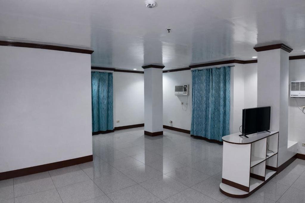 La Elliana Hotel & Restaurant, Inc. - View 4