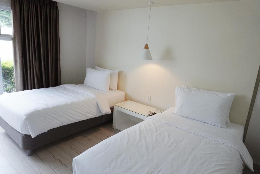 LeBlanc Hotel - View 2