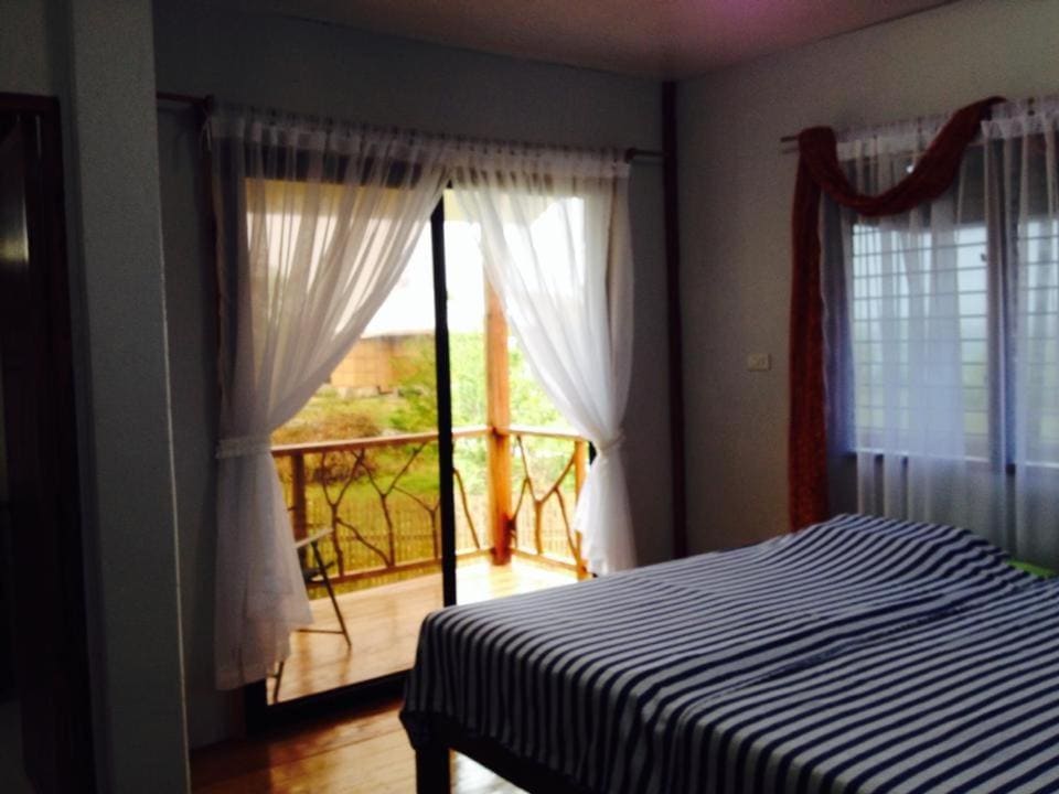 Liwayway sa Bohol Pamilacan Resort - View 6