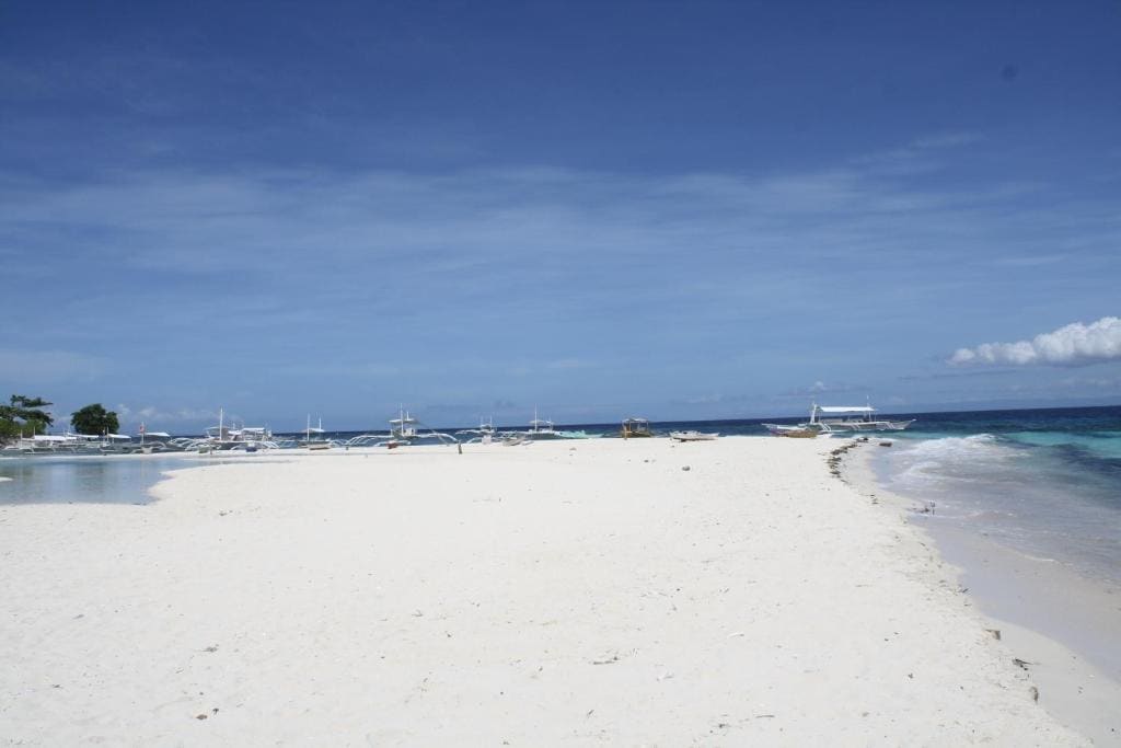 Liwayway sa Bohol Pamilacan Resort - Main view