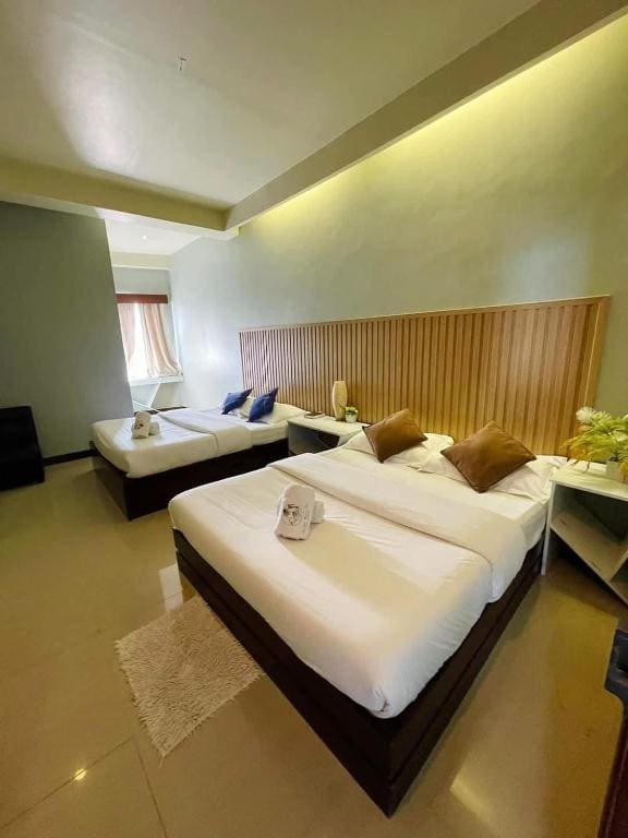 Pacific Waves Inn - View 7