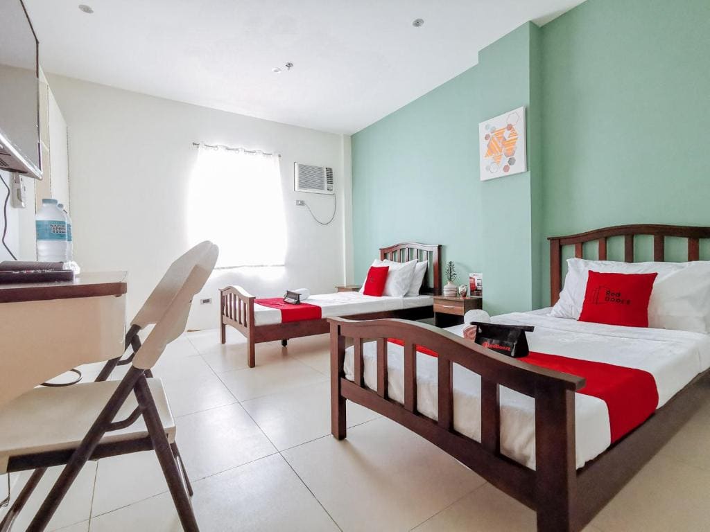 RedDoorz Plus near Bangko Sentral Ng Pilipinas Davao - View 2