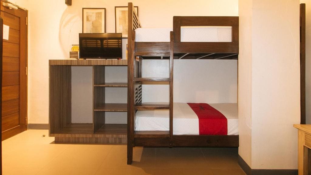 RedDoorz Antons Loft Designer Resort Pansol Calamba Laguna - View 5