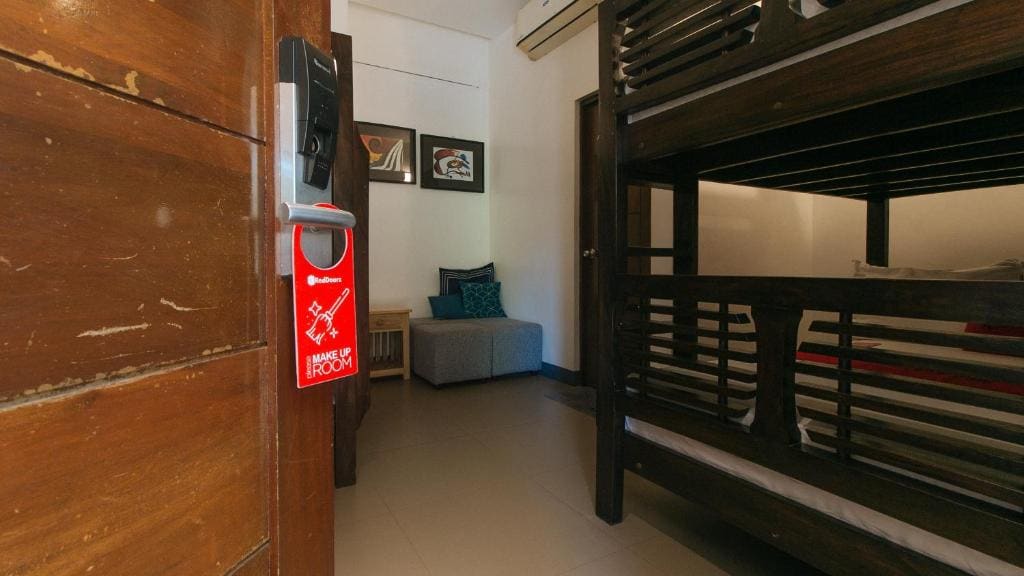 RedDoorz Antons Loft Designer Resort Pansol Calamba Laguna - View 6