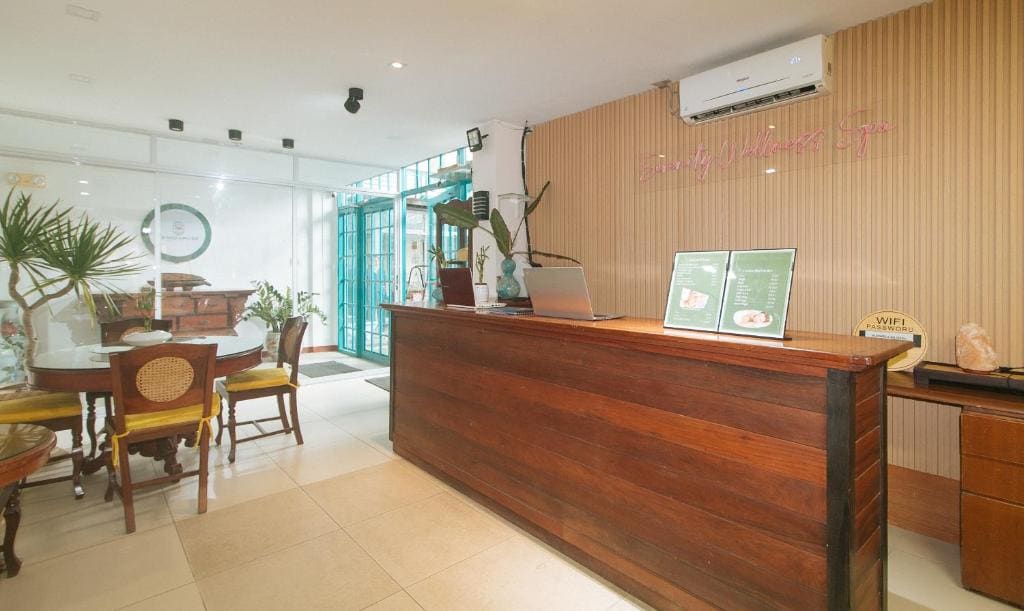 RedDoorz Premium at Casa LenidaRose - View 5