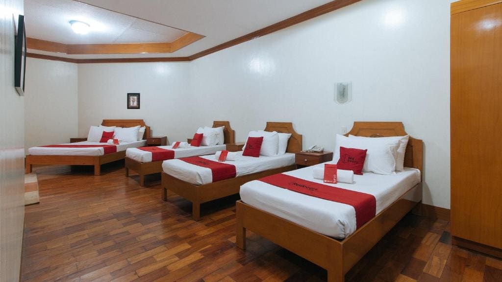 RedDoorz Premium @ Nick Hotel Gerona Tarlac - View 7