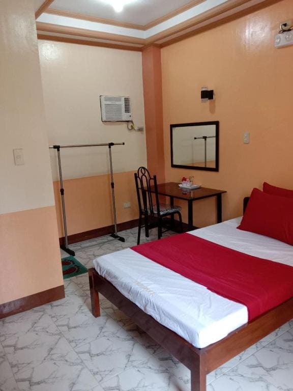 RedDoorz @ Solid Rock Guest House Baler - View 7