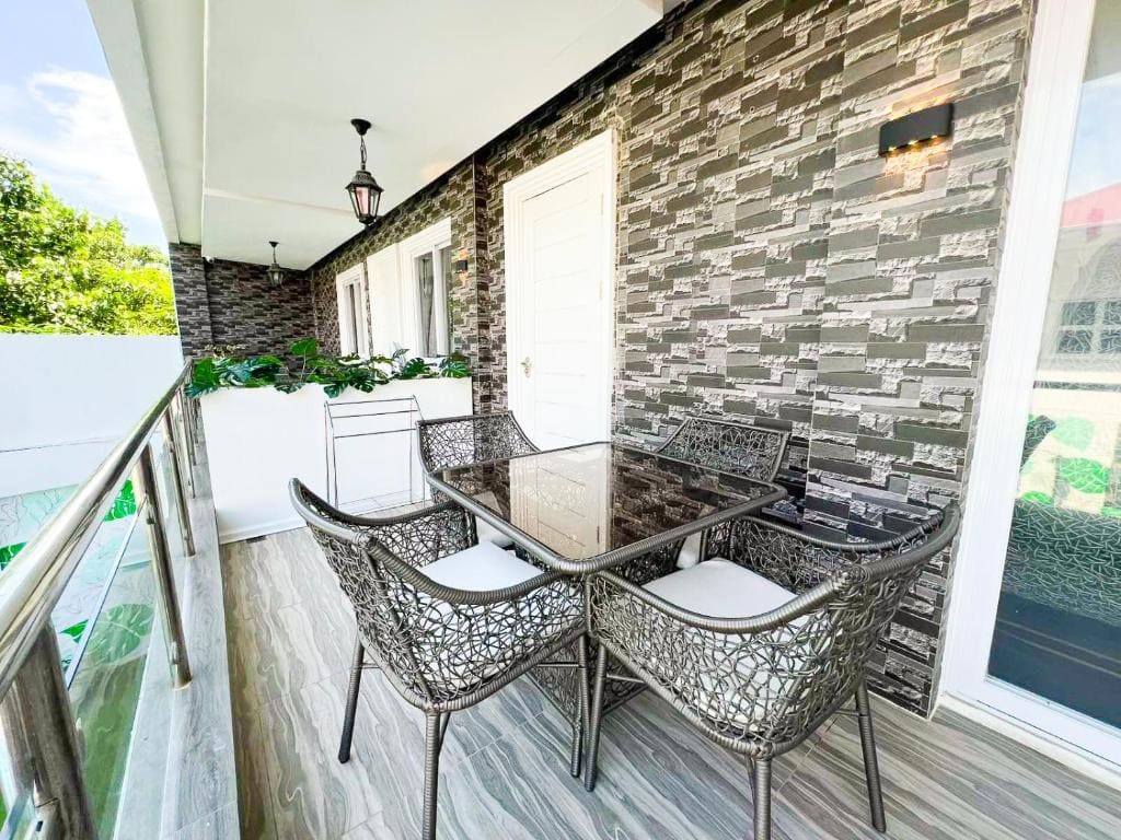 Ronina's Sipocot Hotel - View 5