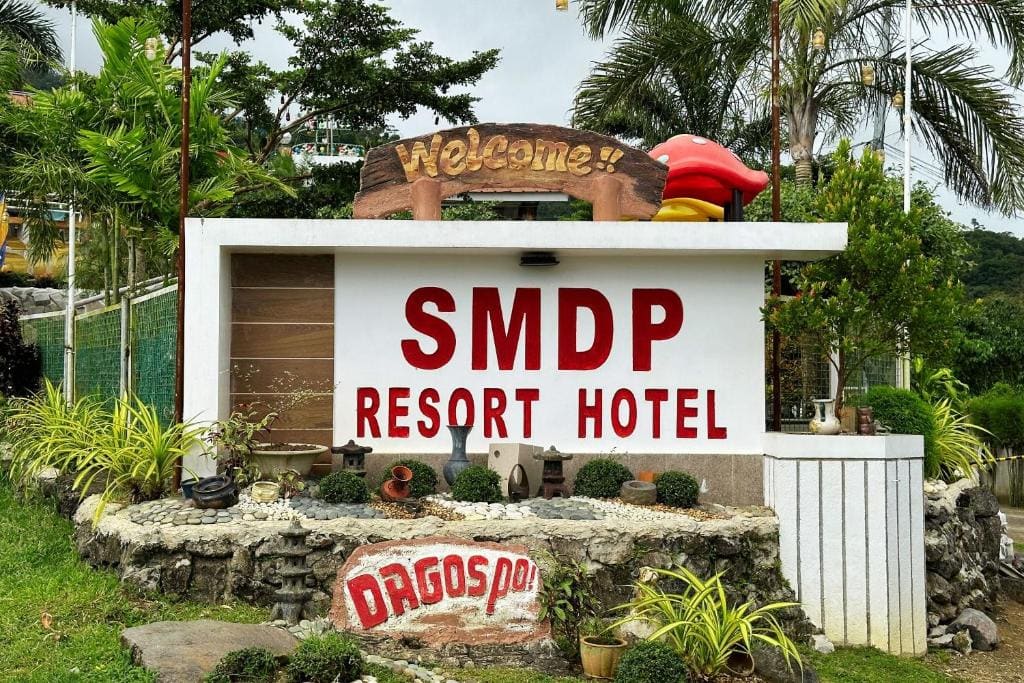 SMDP Resort Hotel CamSur - Main view
