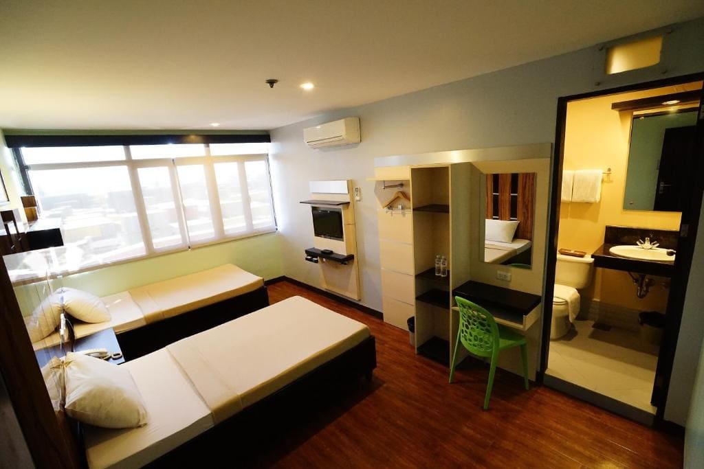 Sugbutel Family Hotel Cebu powered by Cocotel - View 2