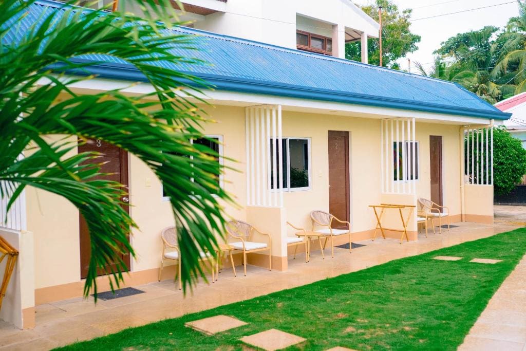 Sunrise Beach Resort - Main view