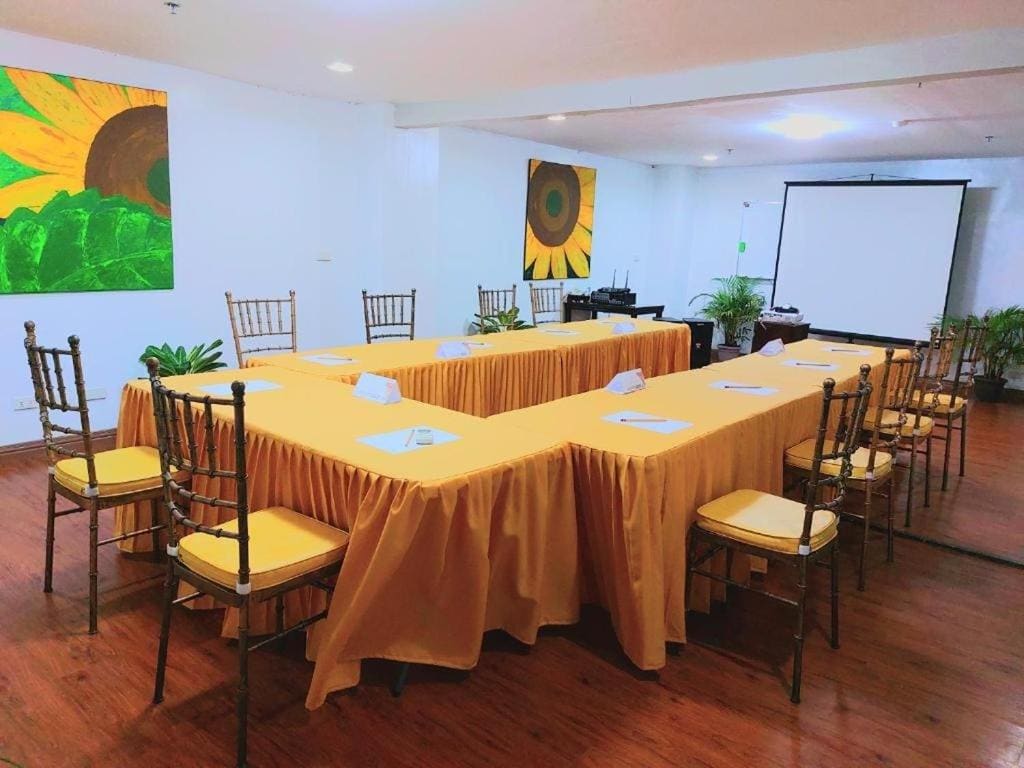 Tagaytay Hotel SixB - View 7