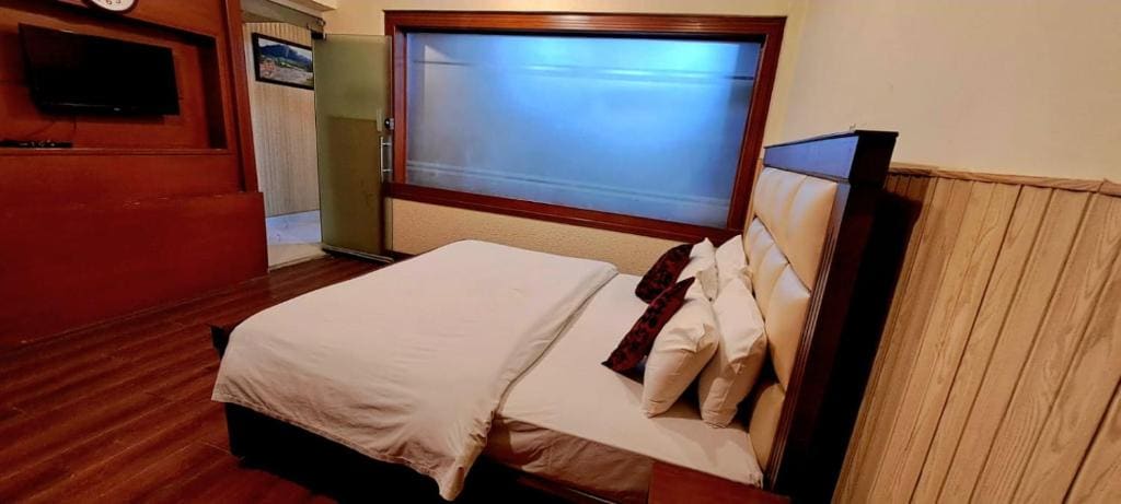 Divine Hotel1 - Main view
