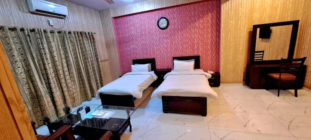 Divine Hotel1 - View 4
