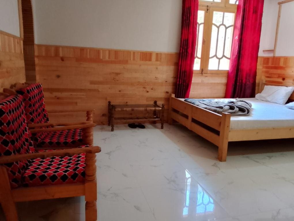 Eagle Nest Cottage, Kalam - View 3
