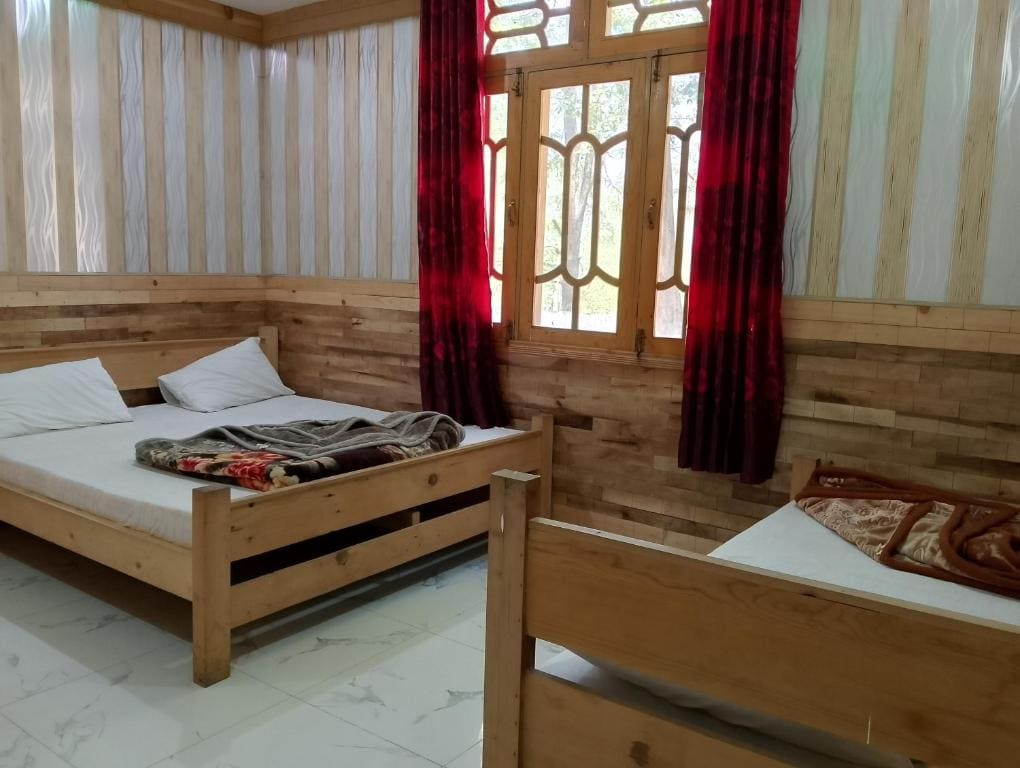 Eagle Nest Cottage, Kalam - View 7