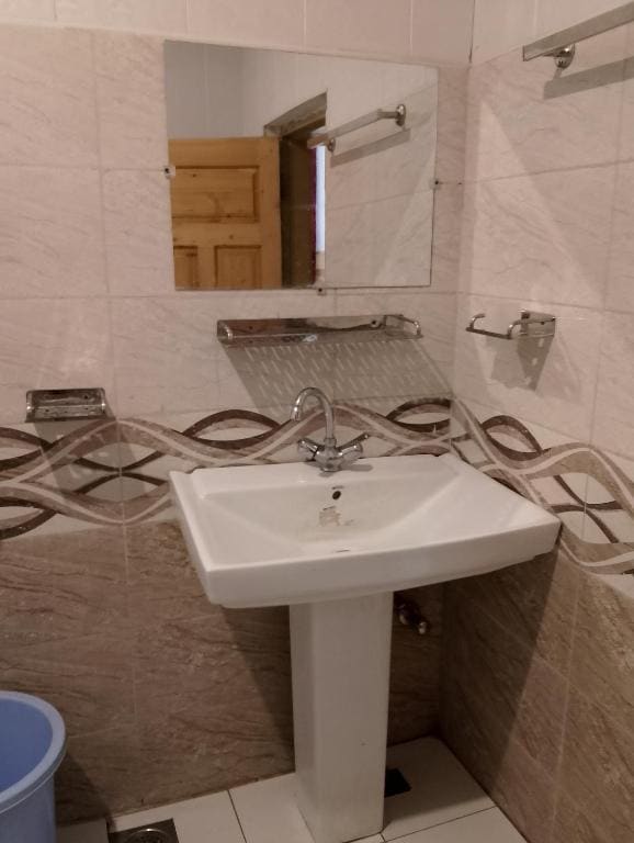 Eagle Nest Cottage, Kalam - View 5