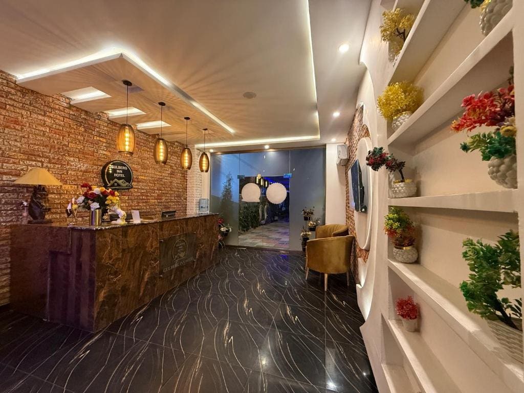 Gulberg Inn Hotel Lahore - Main view