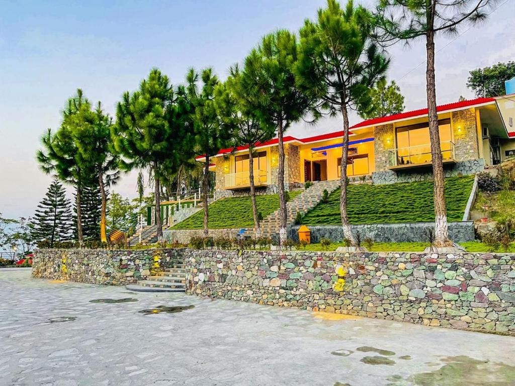 HUSNAIN RESORT by Saud khan - Main view