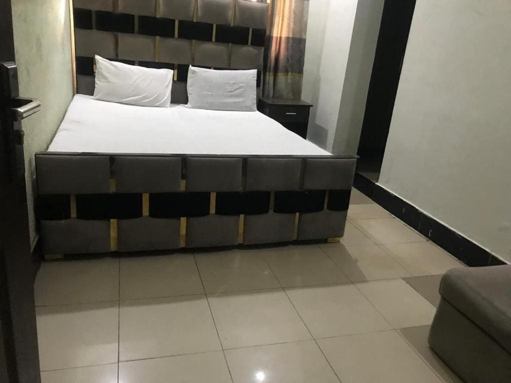 Oriole luxury hotel - View 2