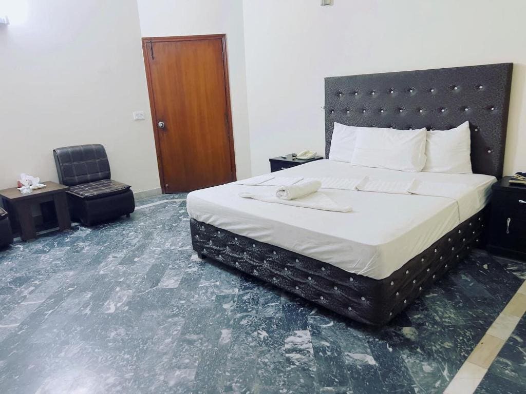 Hotel Rose Inn Lahore - View 2