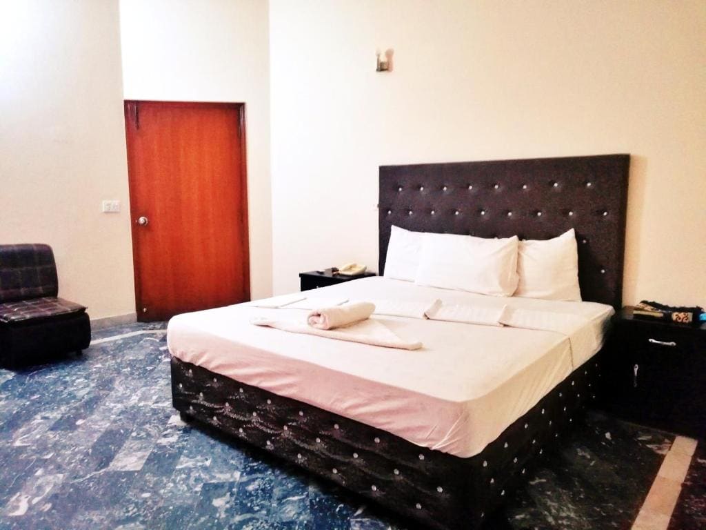 Hotel Rose Inn Lahore - View 7