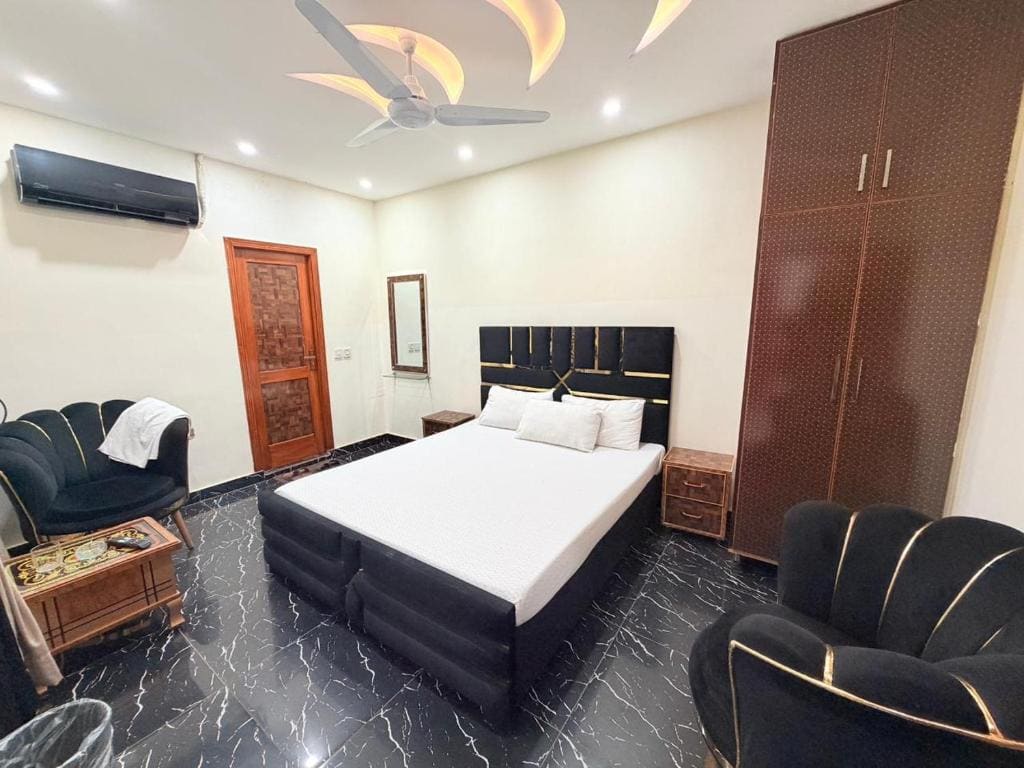 Serene Elegance Hotel - Main view