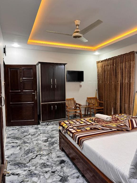 The lodge Guest House - View 7