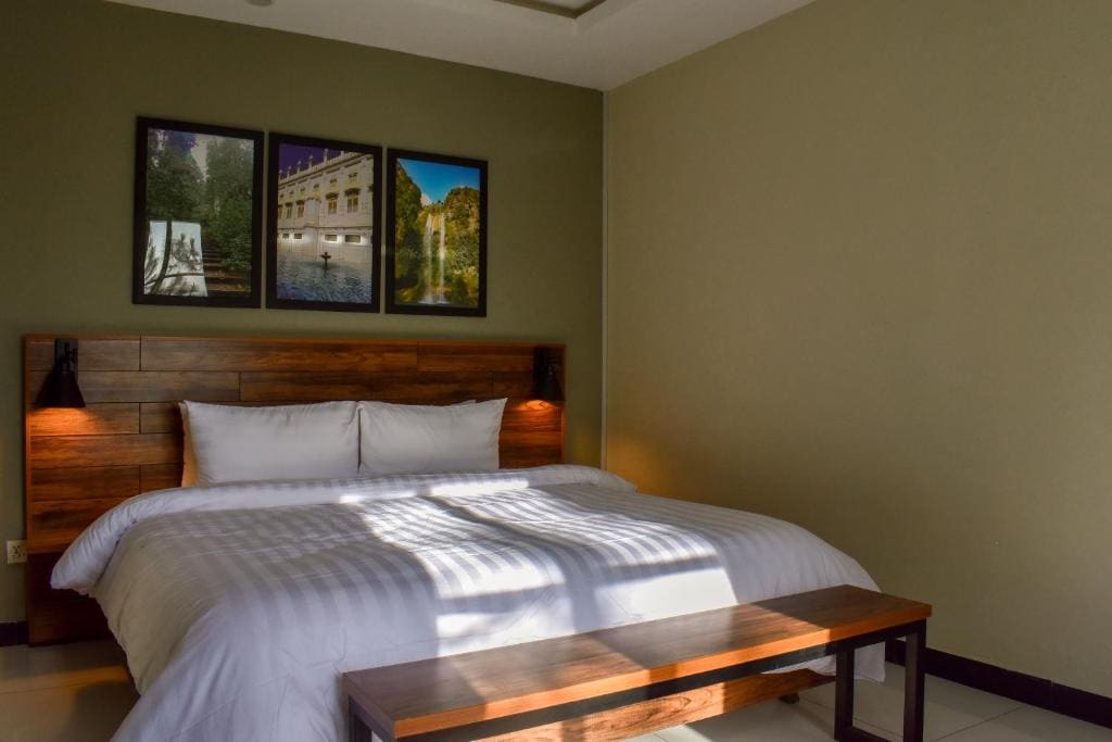 The Point by Roomy, Thandiani - View 2