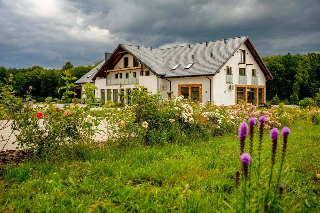 Dębowy Dwór, Wędkowanie, Stawy, Agroturystyka - Main view