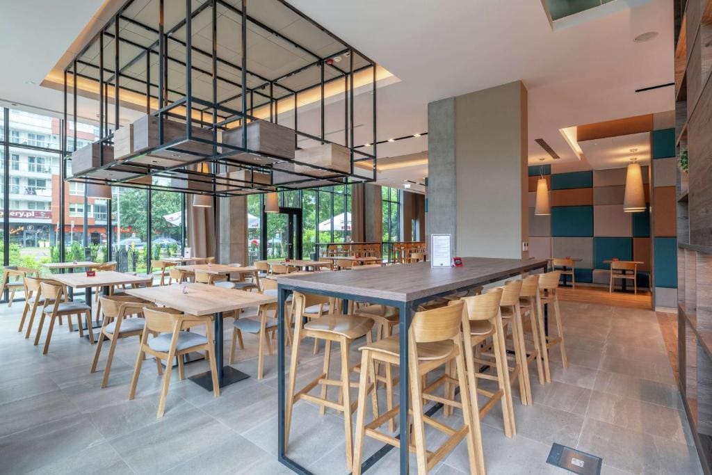 Hampton By Hilton Warsaw Mokotow - View 3