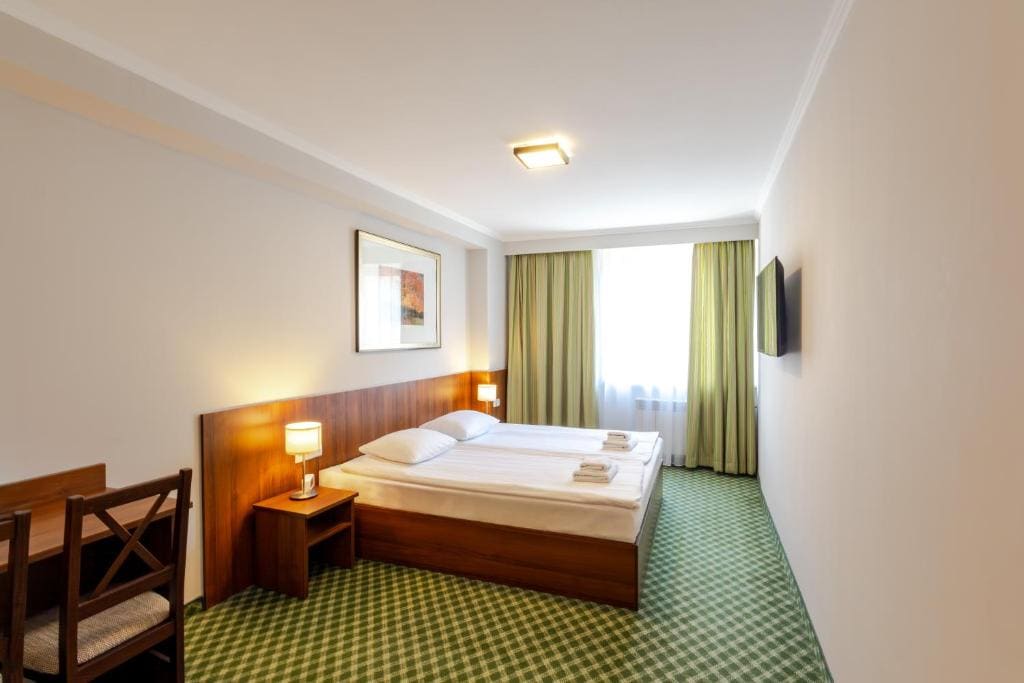 Hit Hotel - View 6