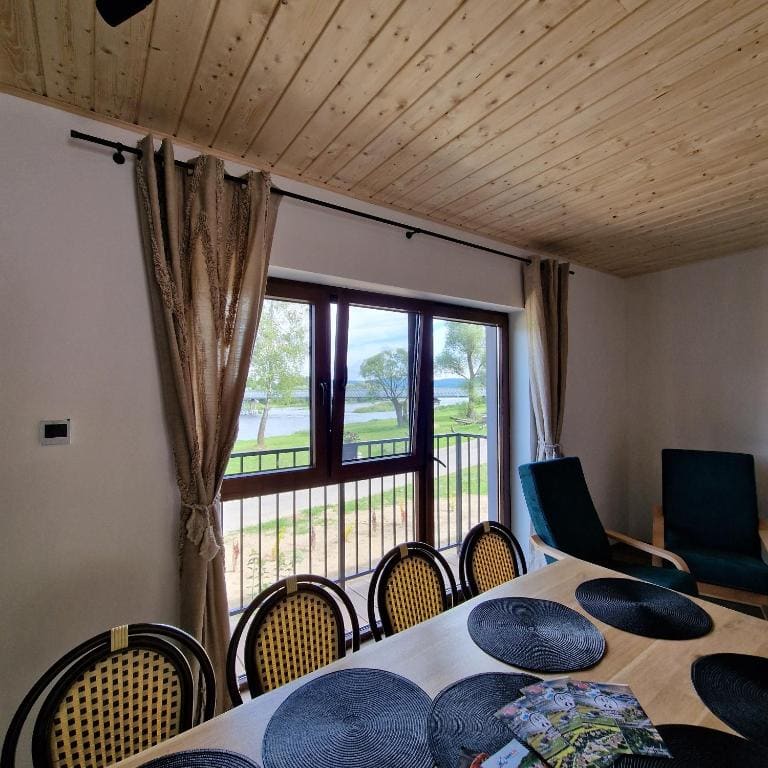 Przystań nad Sanem z widokiem na góry i rzekę - View 4