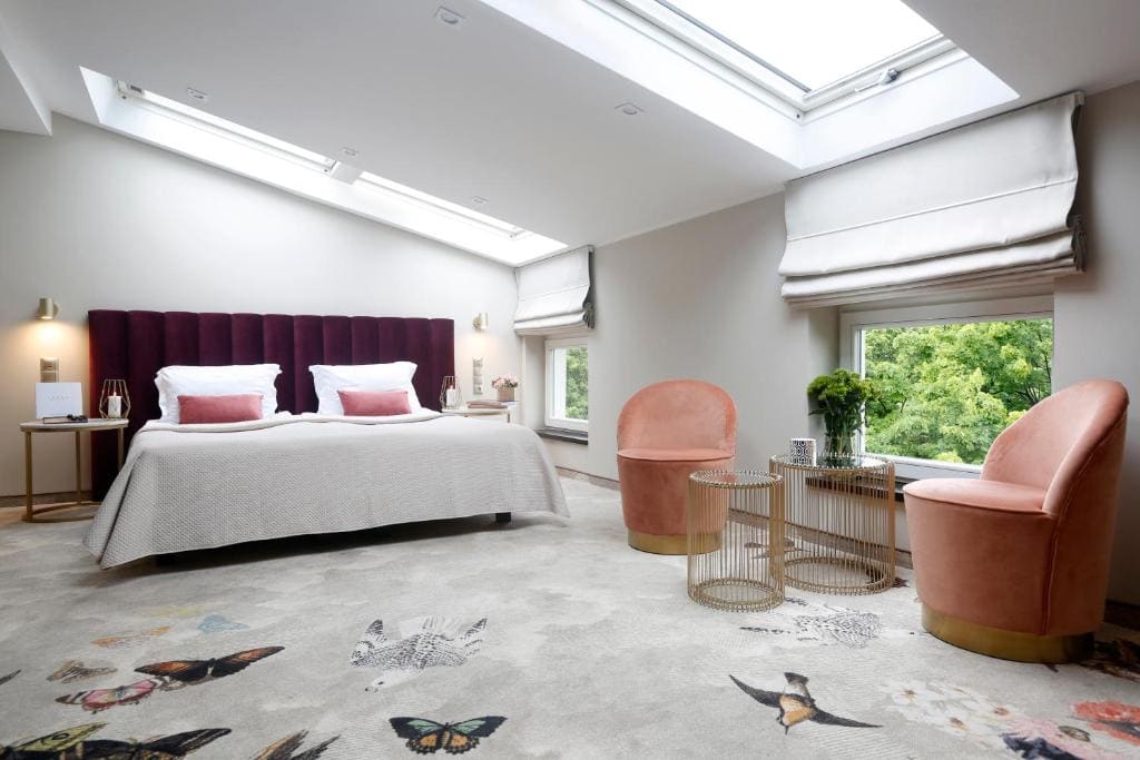 Queen Boutique Hotel - View 2