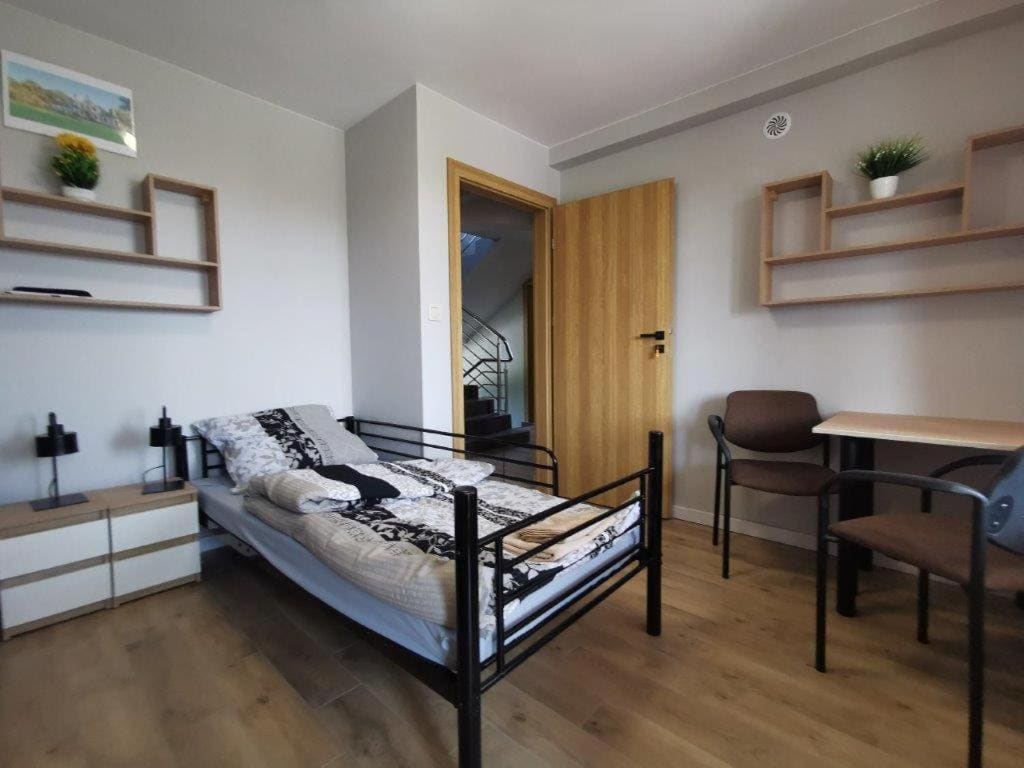 Tanie Noclegi, kwatery, pokoje do wynajęcia , TARGI KIELCE - View 6